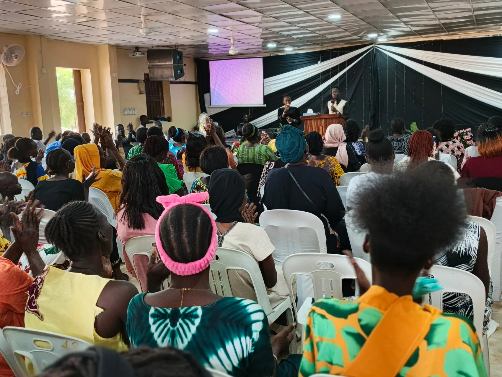 A Favor prayer gathering